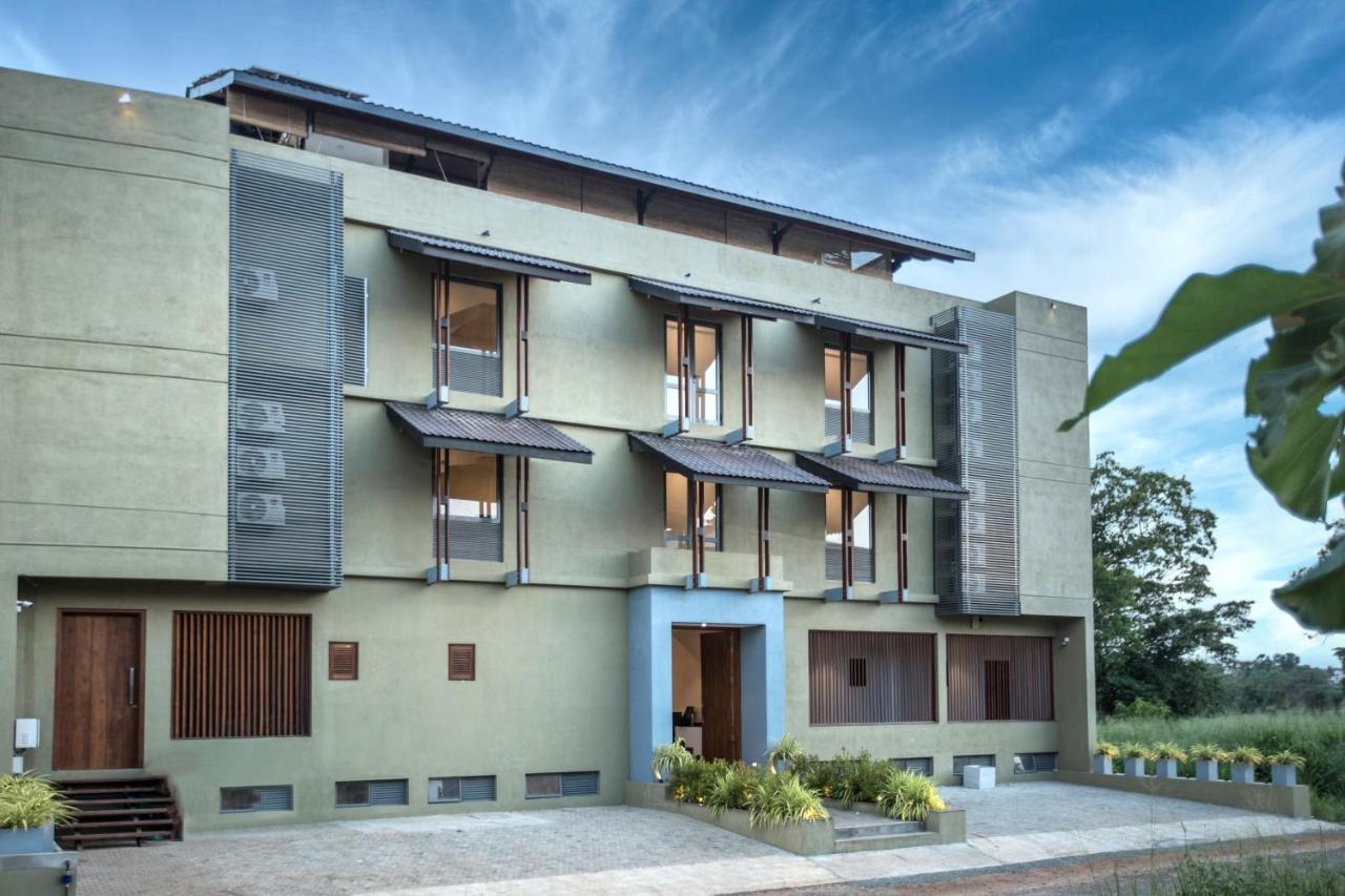 Earls Rajarata Otel Anuradhapura Dış mekan fotoğraf
