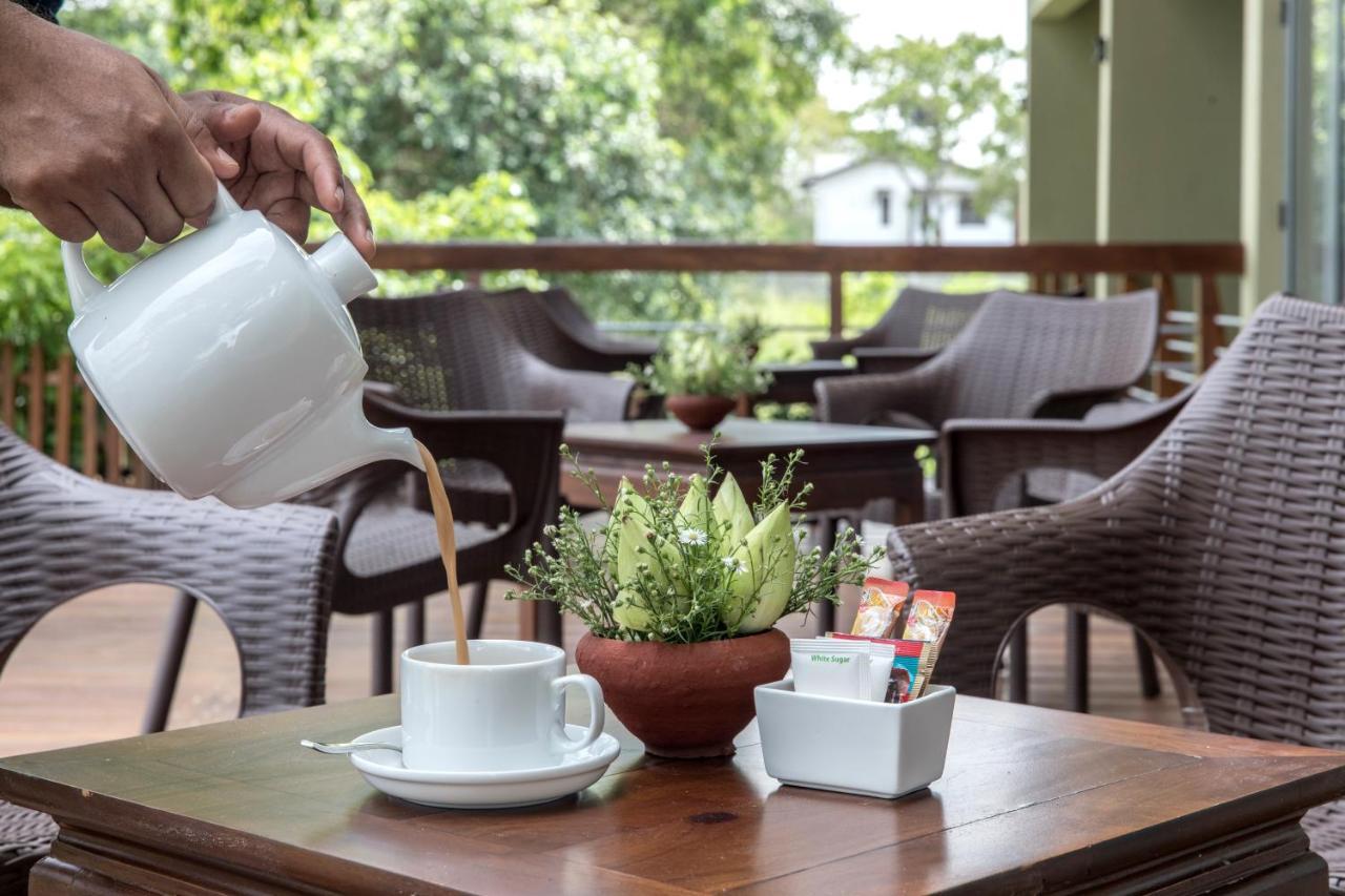 Earls Rajarata Otel Anuradhapura Dış mekan fotoğraf