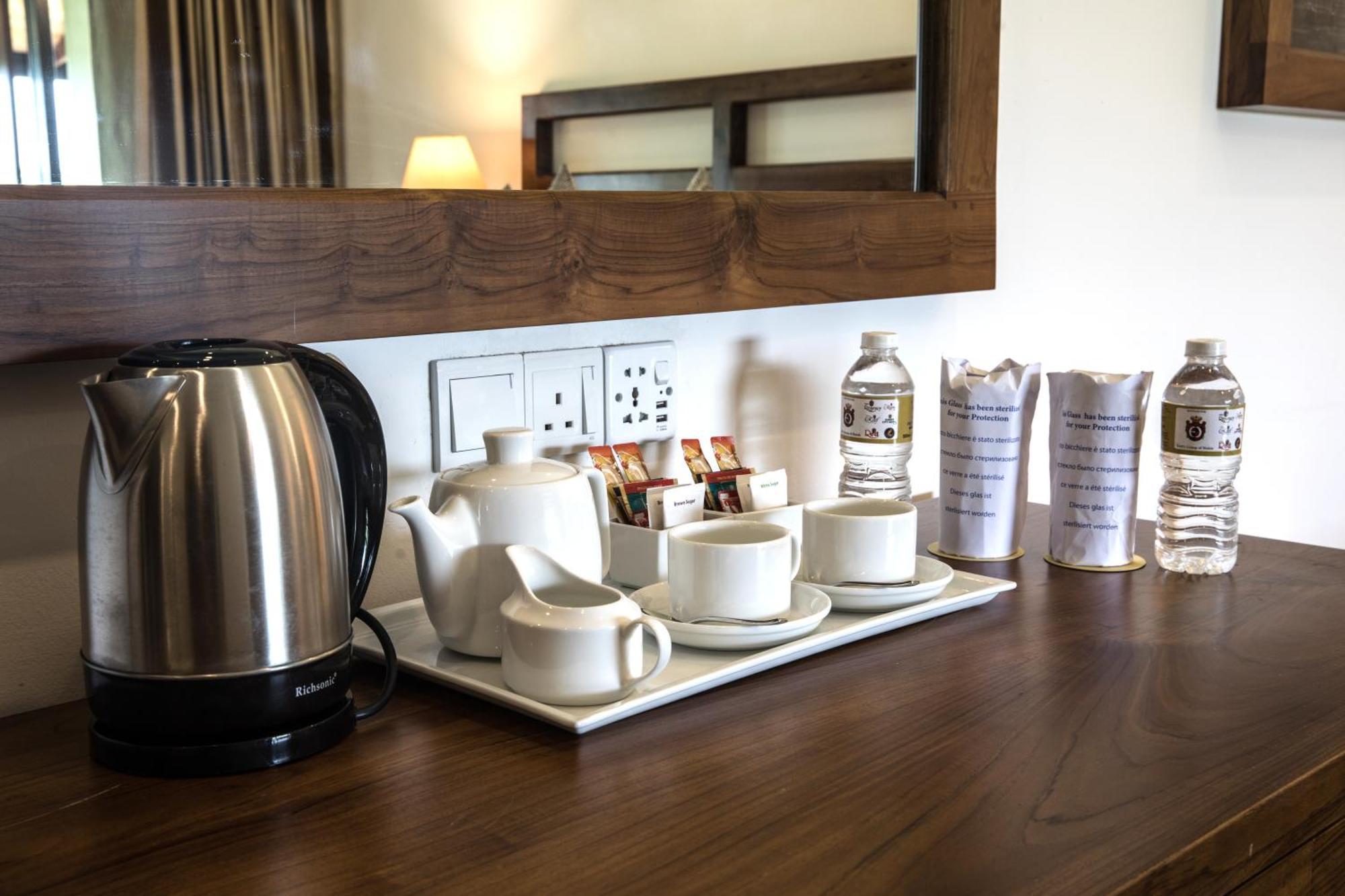 Earls Rajarata Otel Anuradhapura Oda fotoğraf