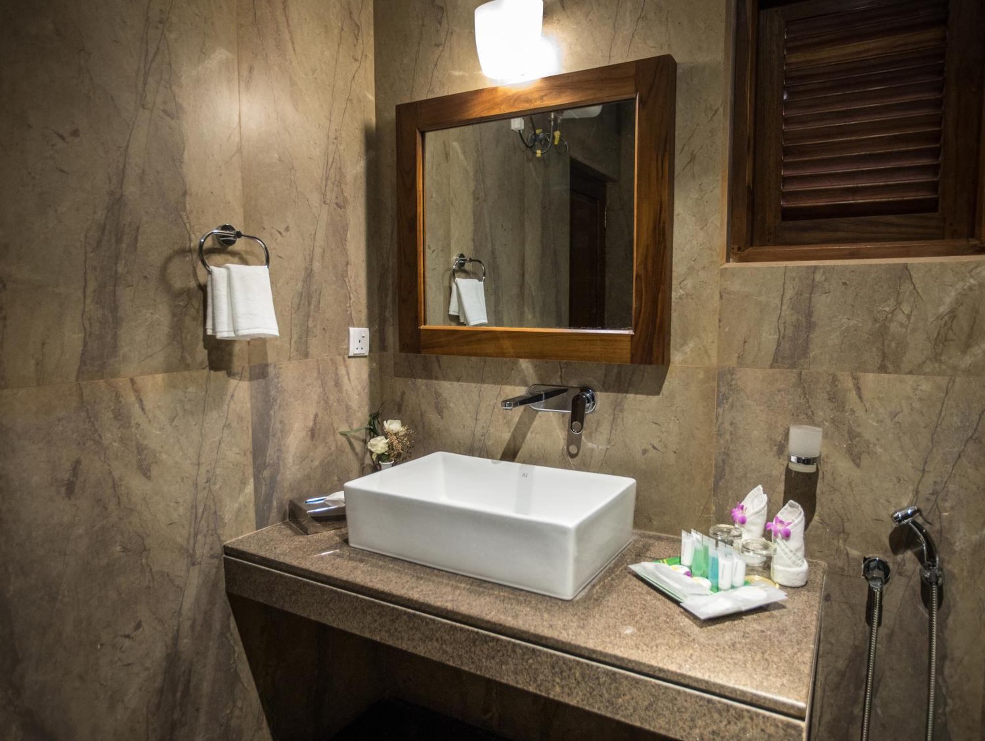 Earls Rajarata Otel Anuradhapura Oda fotoğraf